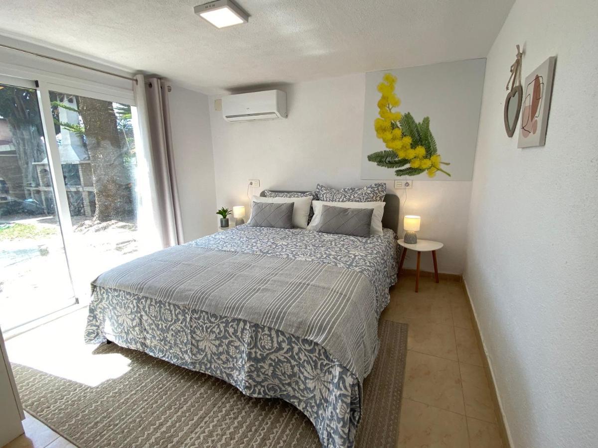 Private Pool & Garden - Walk To &