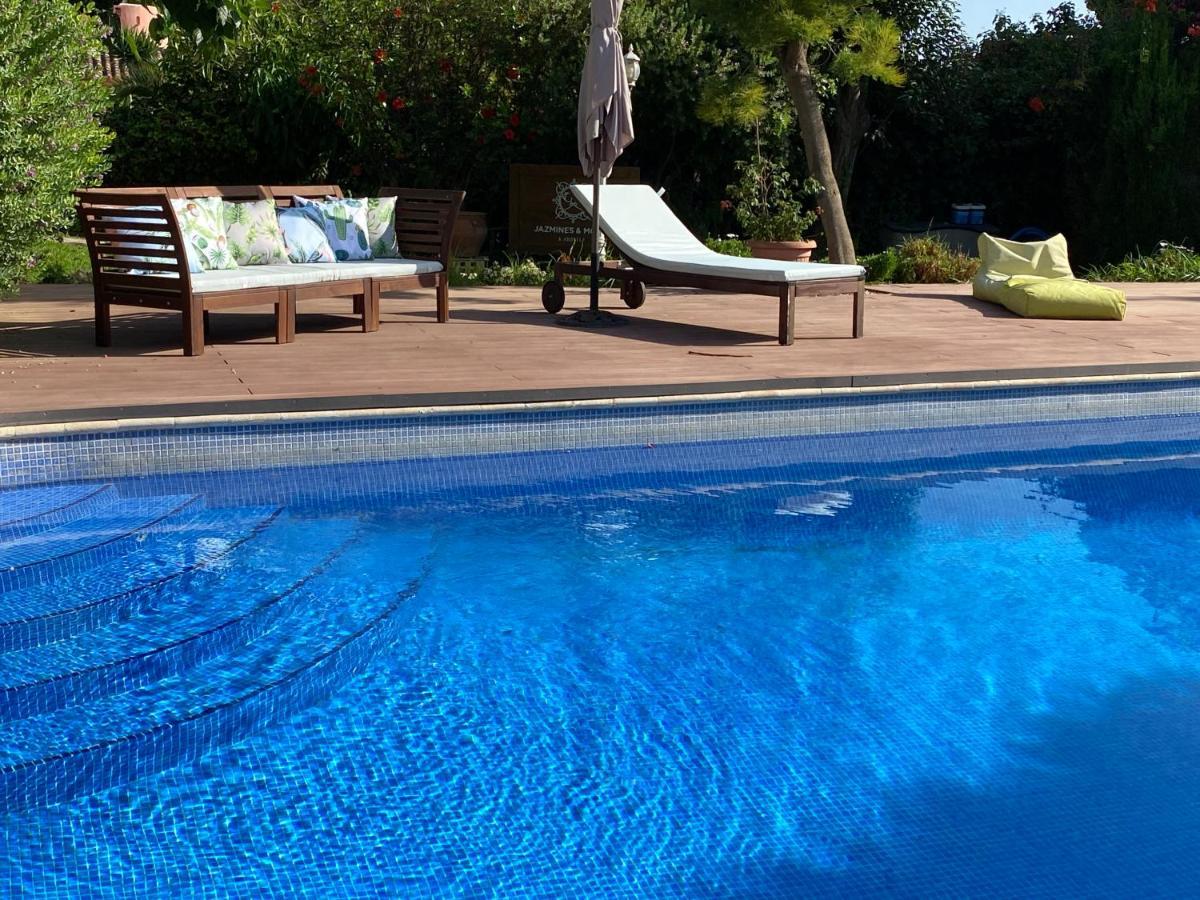 Ferienhaus Private Pool & Garden - Walk To &